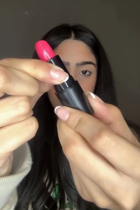 Apply directly to the lips.