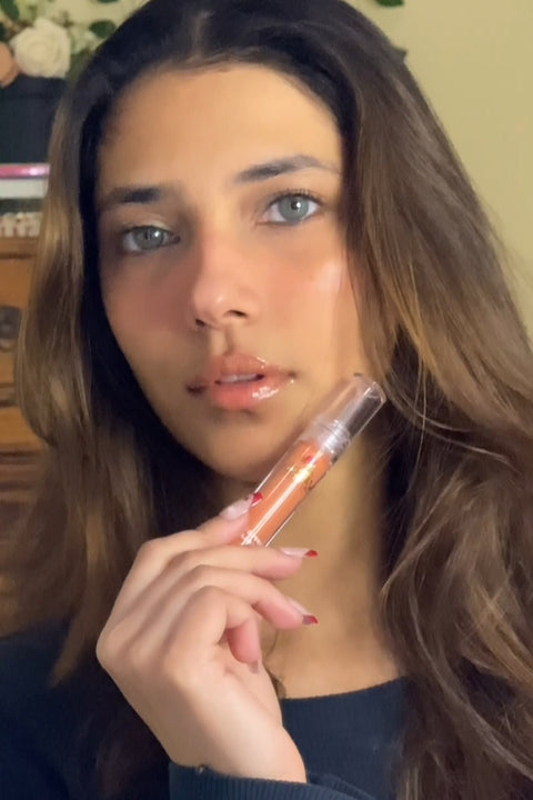 Radiant glow with up to 12 hours of lasting hydration & shine.